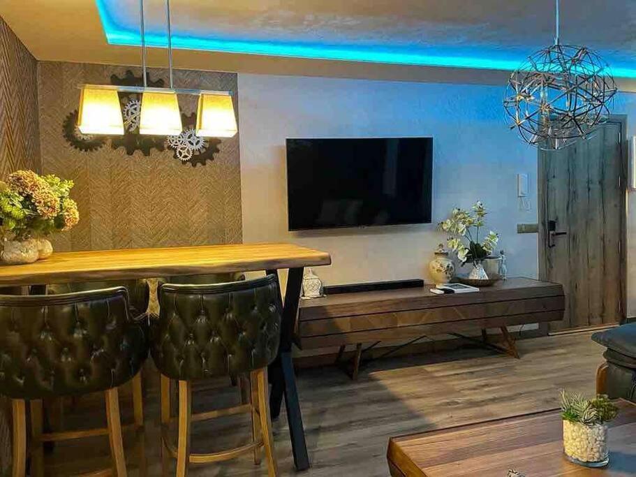 New Luxury 3-Bedroom Apartment Segovia Bagian luar foto