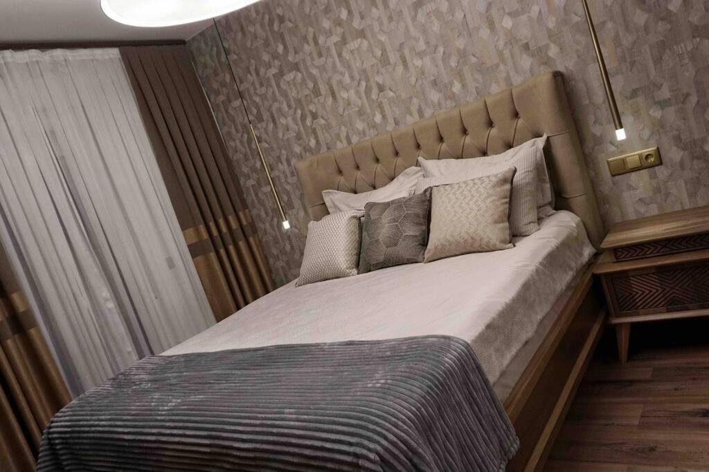 New Luxury 3-Bedroom Apartment Segovia Bagian luar foto